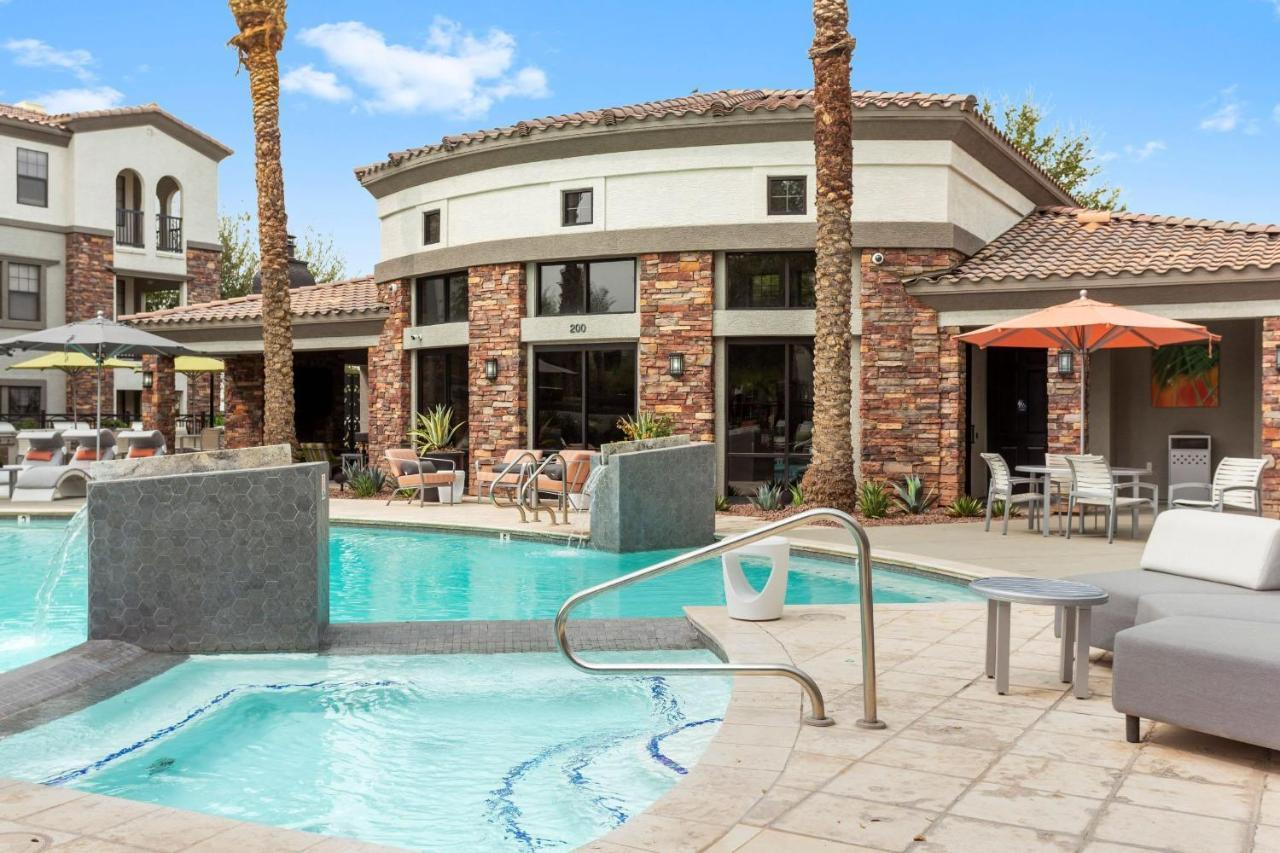 Cozysuites Glendale By The Stadium With Pool 05 Exterior foto